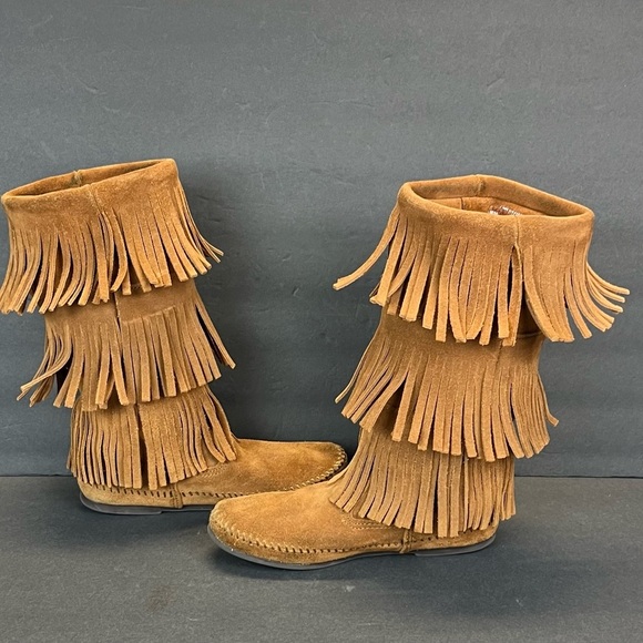 Minnetonka Boots Womans Size 8 Layer Fringe Brown Suede Boots Moccasins - Picture 5 of 9